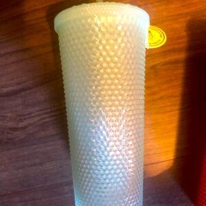 Mystery 📦⁉️ cup GLOWS IN DARK!!!